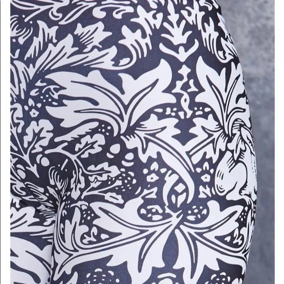 Blackmilk Rabbit black leggings- limited - Picture 2 of 3